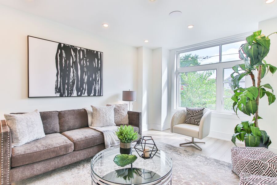 Making a House a Home: How to Incorporate Personal Touches into Your Living Space